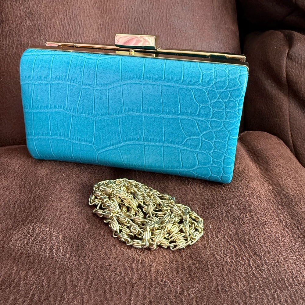 Bijoux Terner Turquoise Crocodile Pattern Clutch